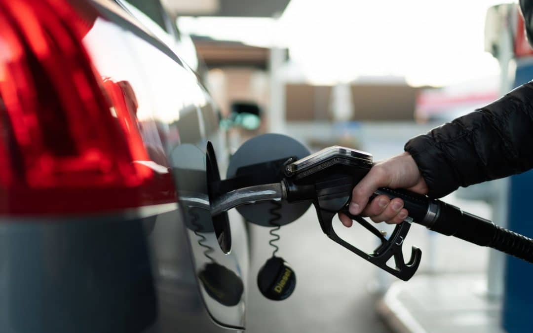 ¿Cómo calcular el consumo de combustible en un viaje?